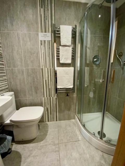 Victoria Hotel كيركالدي المظهر الخارجي الصورة