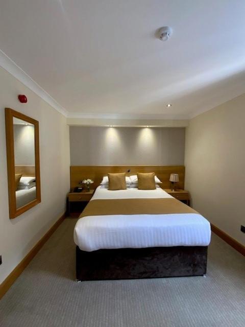 Victoria Hotel كيركالدي المظهر الخارجي الصورة