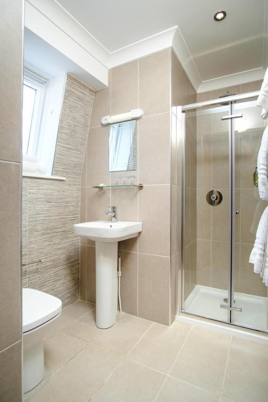 Victoria Hotel كيركالدي المظهر الخارجي الصورة