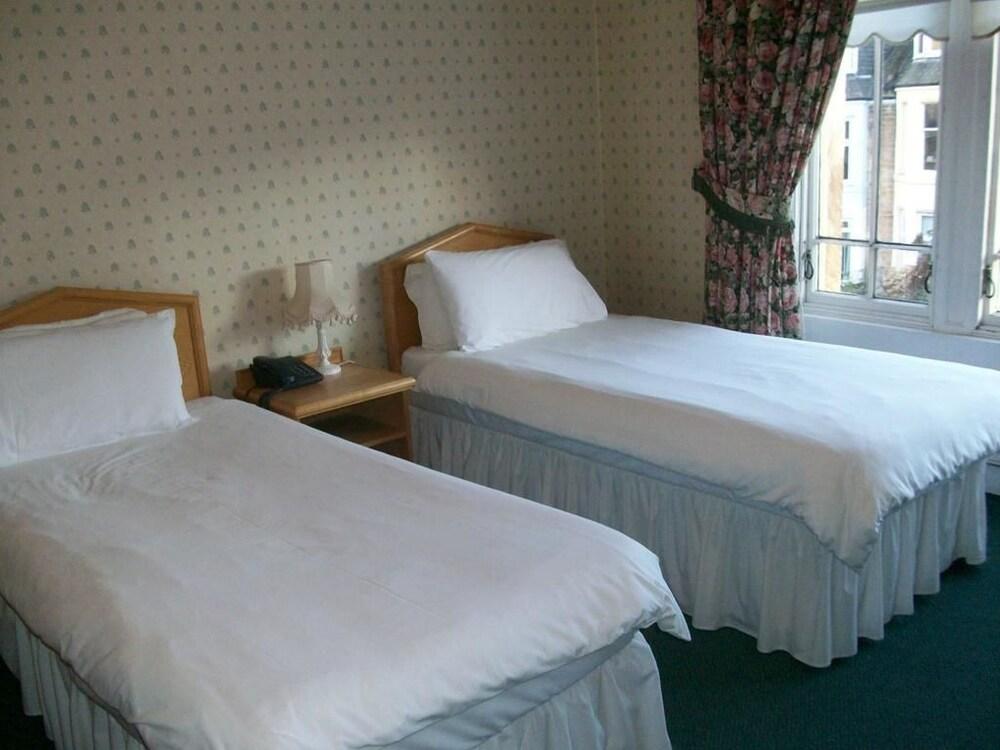 Victoria Hotel كيركالدي المظهر الخارجي الصورة