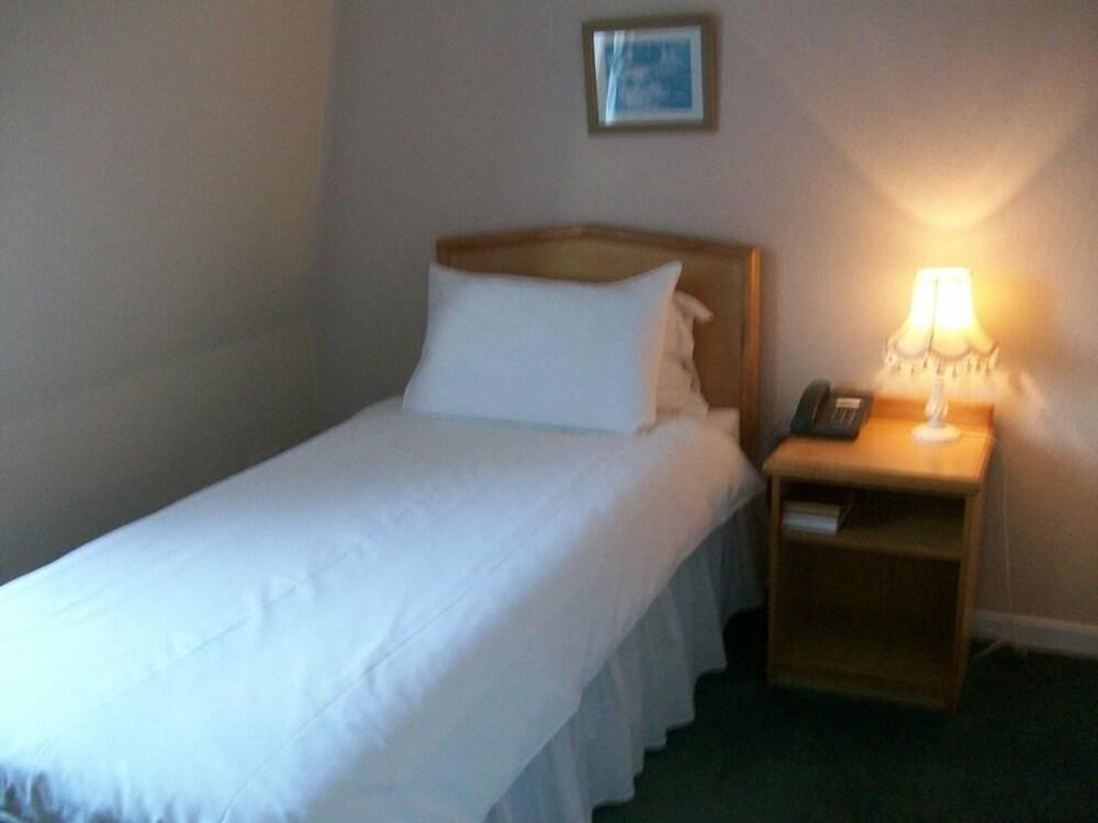 Victoria Hotel كيركالدي المظهر الخارجي الصورة